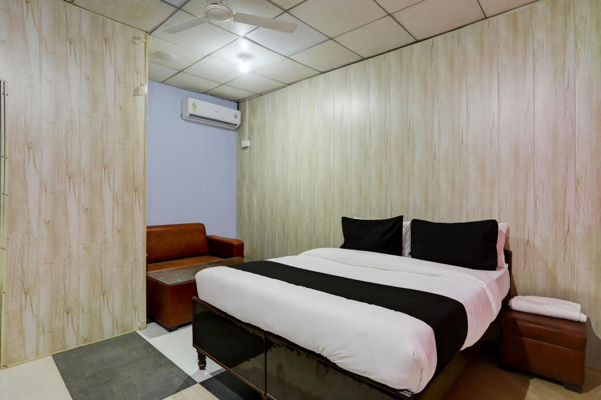 Collection O Harsh Hotel & Restaurant Bhiwadi Exteriör bild