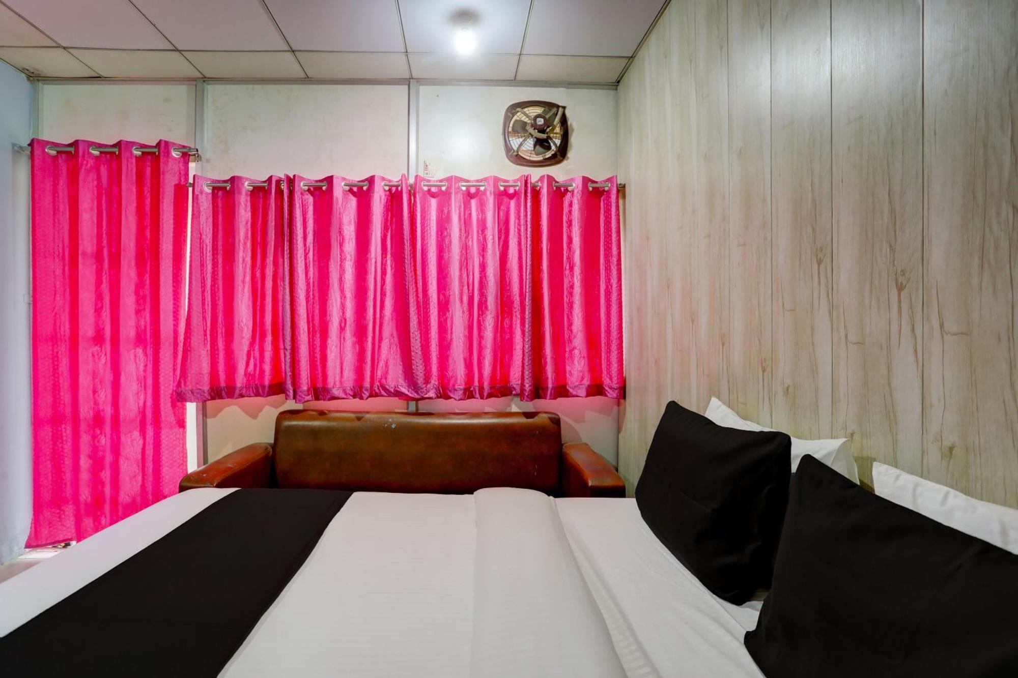 Collection O Harsh Hotel & Restaurant Bhiwadi Exteriör bild