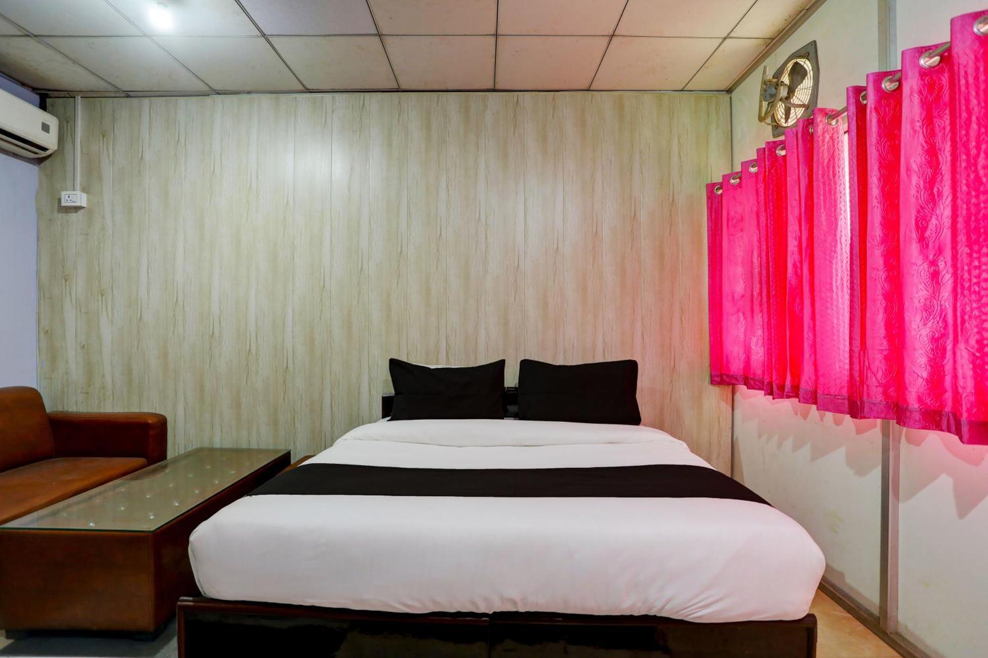 Collection O Harsh Hotel & Restaurant Bhiwadi Exteriör bild