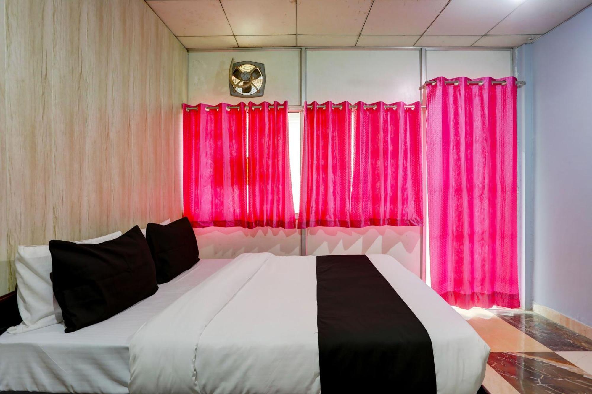 Collection O Harsh Hotel & Restaurant Bhiwadi Exteriör bild